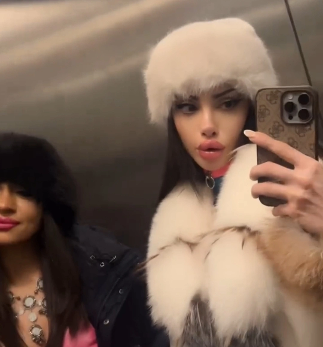 فيديو ساشا بيرل مع ماري روشيل